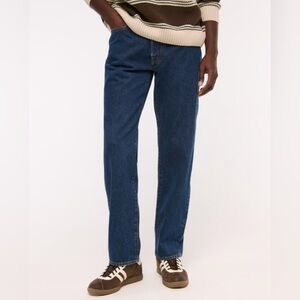 Abercrombie & Fitch Rigid Denim
Relaxed Straight Jean Men’s 29x32 Dark Wash